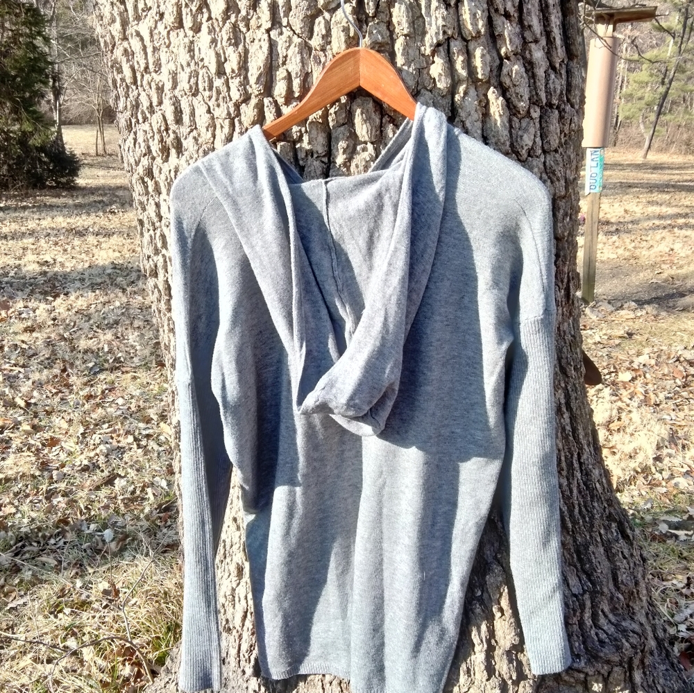 ⬇️ Price Drop! ⬇️Cyrus Hoodie in size M - Picture 2 of 3